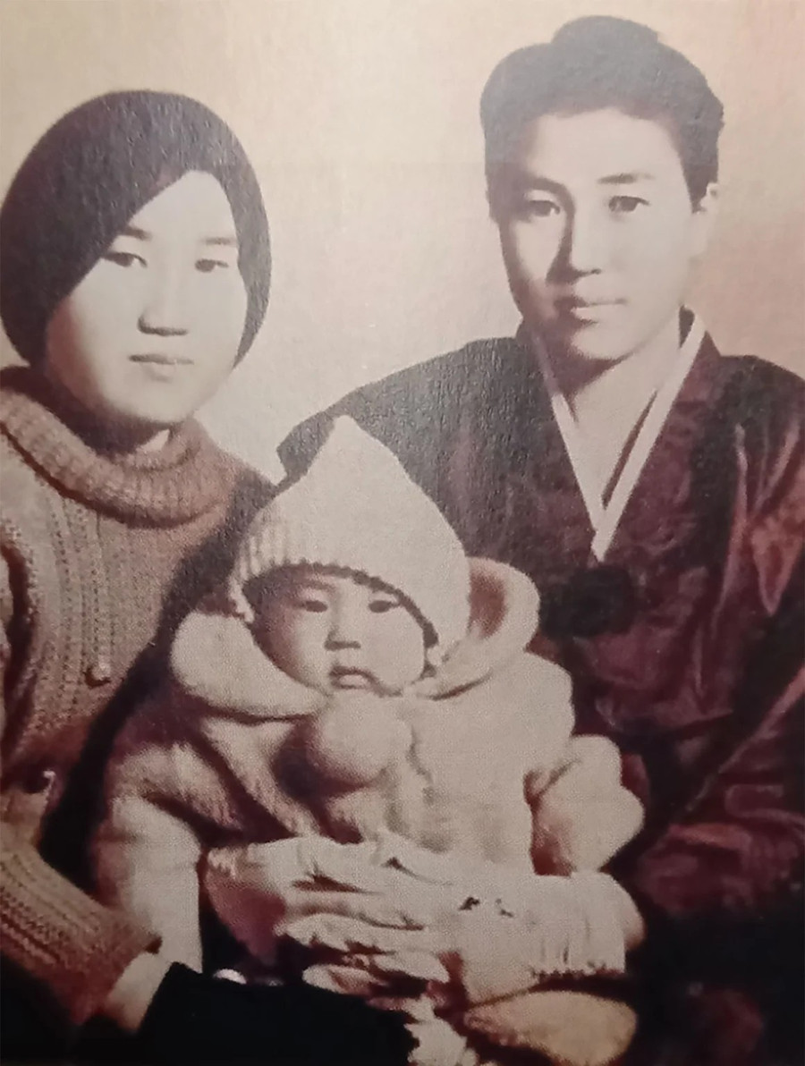 hanh-trinh-tim-lai-nguon-coi-sau-nua-the-ky-luu-lac-2.jpg