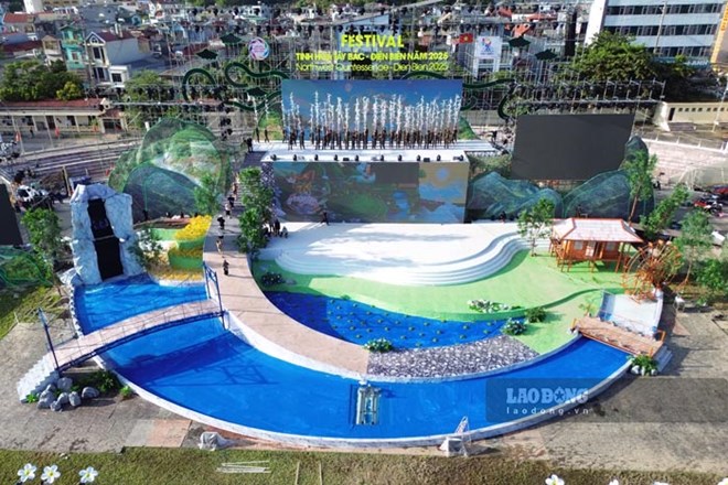 Cận cảnh sân khấu hoành tráng tại Festival Tinh hoa Tây Bắc tại Điện Biên