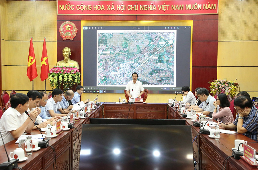 Quang cảnh buổi làm việc.