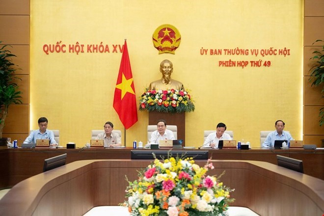Ủy ban Thường vụ Quốc hội cho ý kiến dự án Luật Viên chức sửa đổi