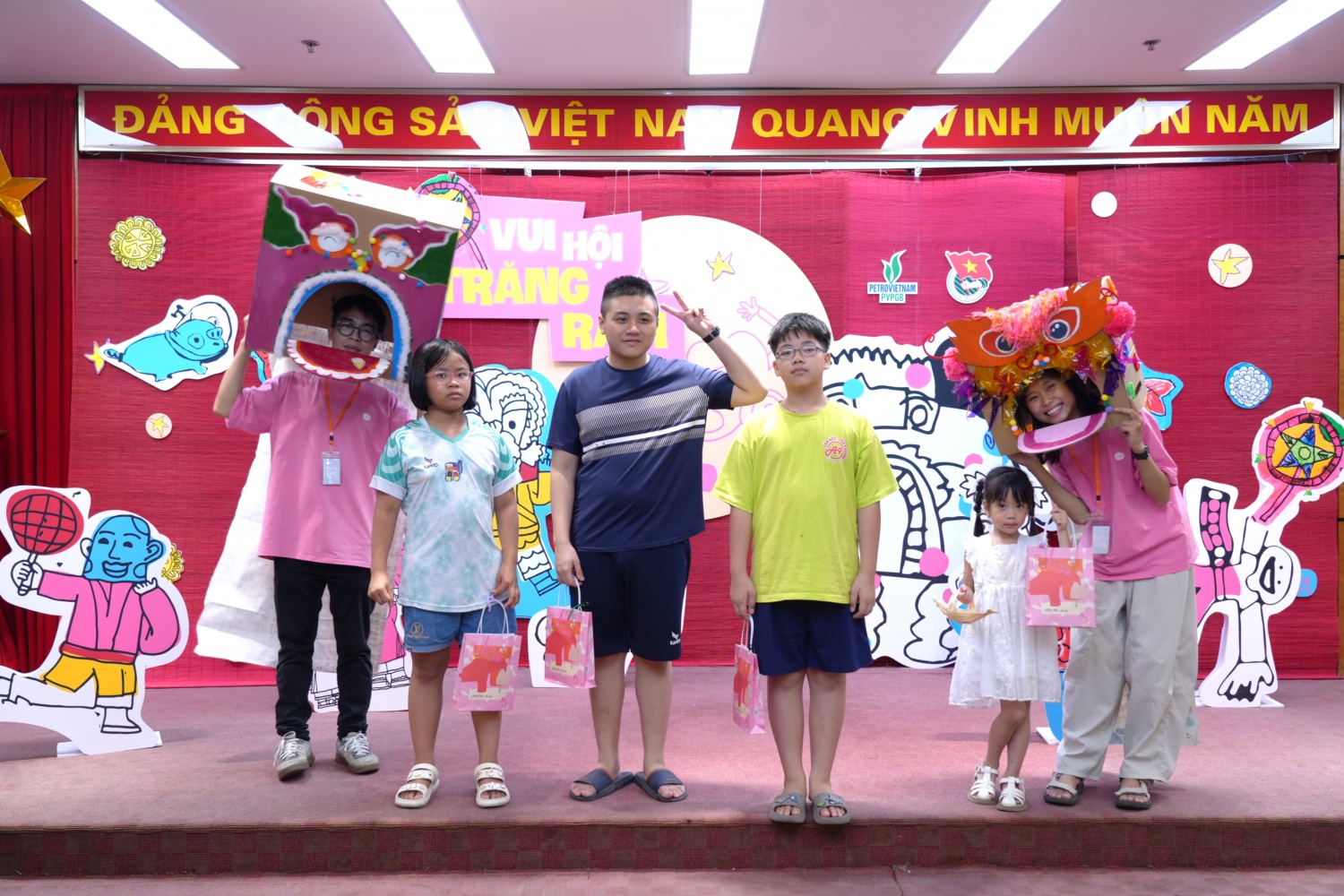 Đoàn Thanh niên PVPGB mang “Vui hội Trăng Rằm” đến với con em người lao động