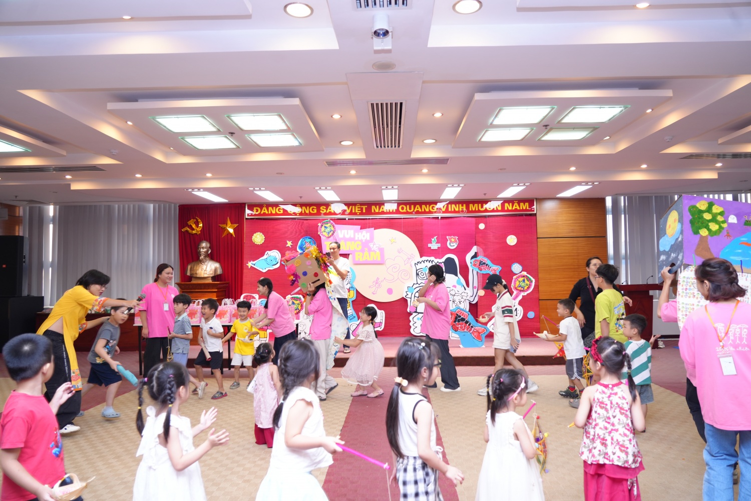 Đoàn Thanh niên PVPGB mang “Vui hội Trăng Rằm” đến với con em người lao động