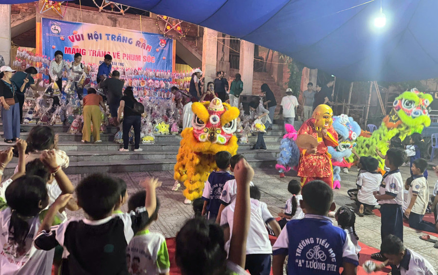 Rộn ràng chương trình