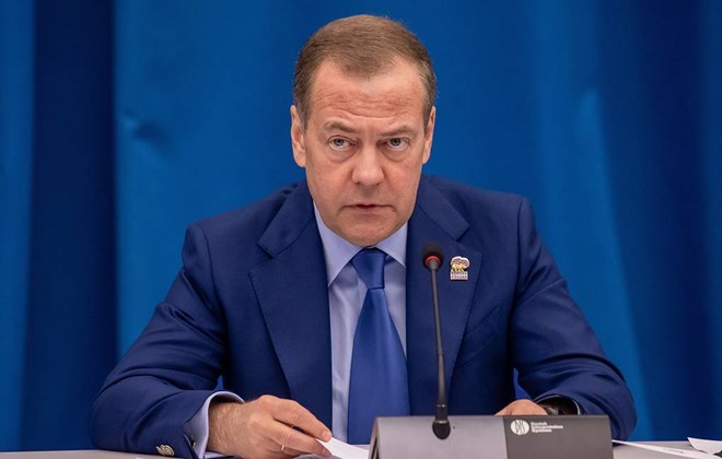 Ông Medvedev nói thẳng với châu Âu về các vụ UAV quấy nhiễu