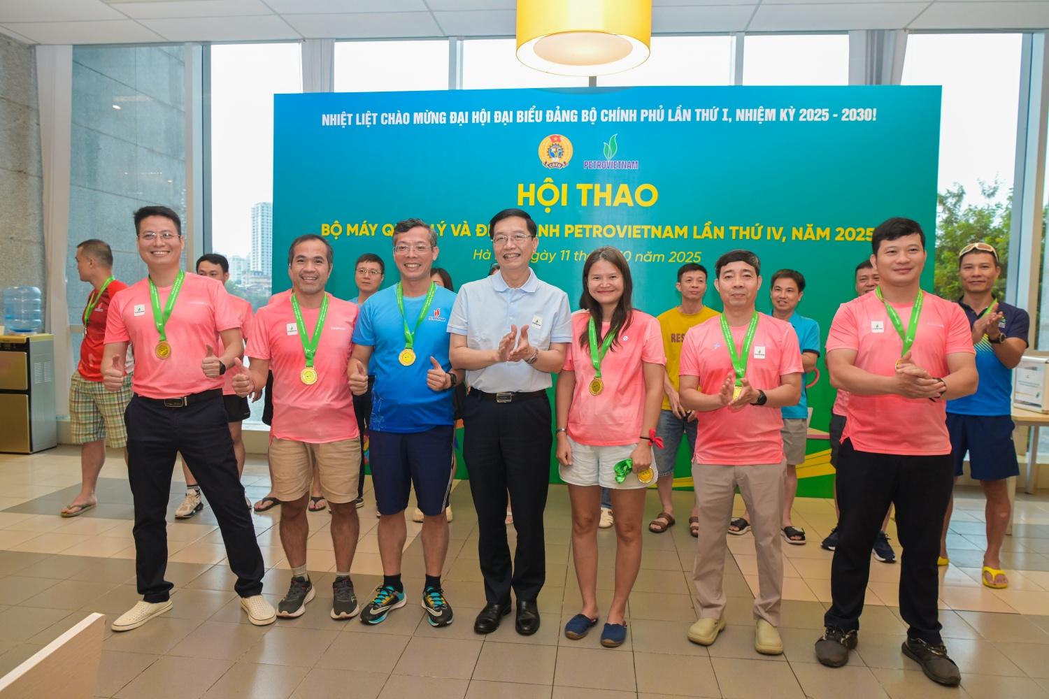 Bế mạc Hội thao Petrovietnam lần IV: Lan tỏa tinh thần thể thao, hướng về đồng bào vùng bão lũ Bế mạc Hội thao Petrovietnam lần IV: Lan tỏa tinh thần thể thao, hướng về đồng bào vùng bão lũ
