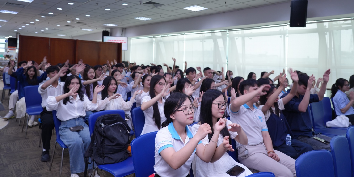 Petrovietnam sát cánh cùng sinh viên nghèo