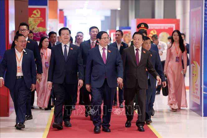 Đồng chí Phạm Minh Chính, Ủy viên Bộ Chính trị, Bí thư Đảng ủy, Thủ tướng Chính phủ và các Phó Thủ tướng đến chủ trì Phiên trù bị Đại hội đại biểu Đảng bộ Chính phủ lần thứ nhất, nhiệm kỳ 2025-2030. Ảnh: Dương Giang/TTXVN