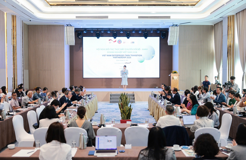 Toàn cảnh Hội nghị Đối tác Thúc đẩy chuyển đổi số – xanh doanh nghiệp Việt Nam 2025 diễn ra vào sáng ngày 20/10/2025 tại Hà Nội