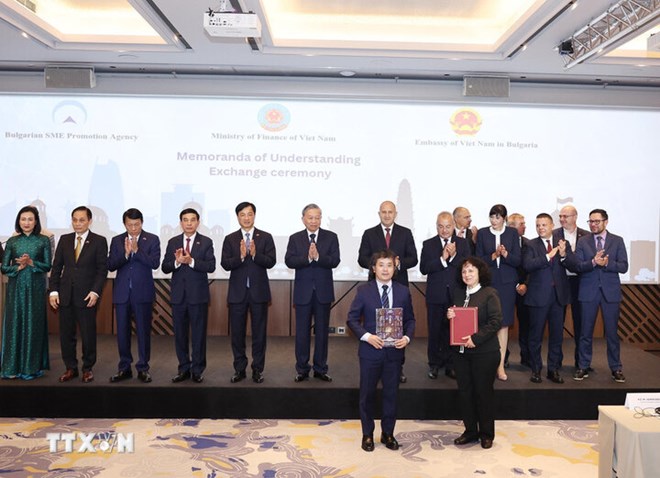 Việt Nam - Bulgaria ký loạt thỏa thuận hợp tác AI, công nghệ vũ trụ và chuyển đổi số
