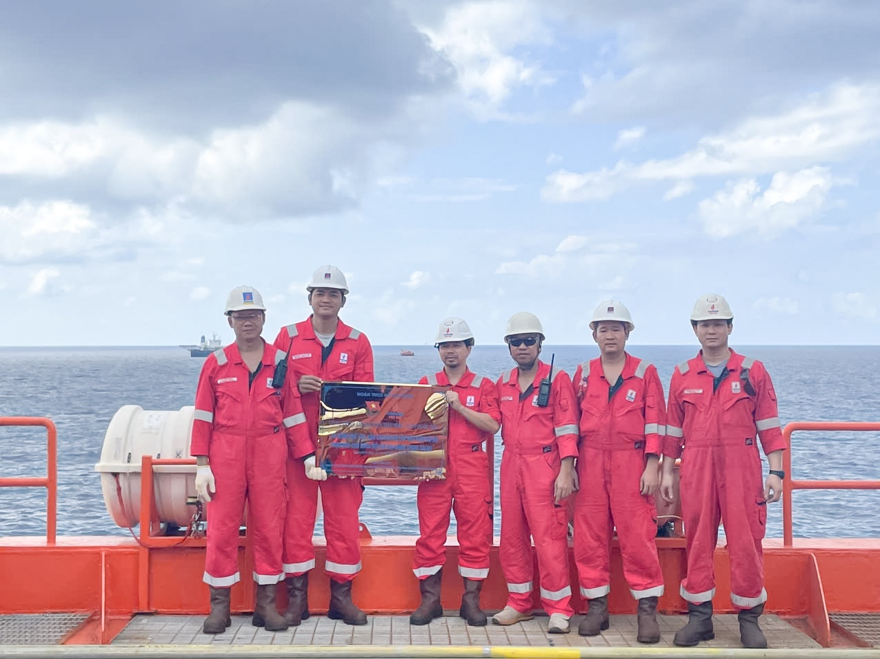 Tuổi trẻ Petrovietnam tiên phong đổi mới sáng tạo, kiến tạo tương lai bền vững Tuổi trẻ Petrovietnam tiên phong đổi mới sáng tạo, kiến tạo tương lai bền vững