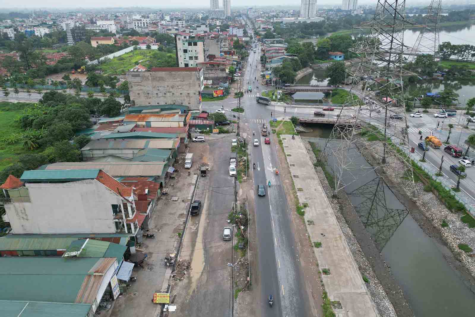 Dự án mở rộng đường Tam Trinh (Hà Nội) vẫn dang dở sau hơn 1 năm khởi động lại. Ảnh: Sóng Hữu