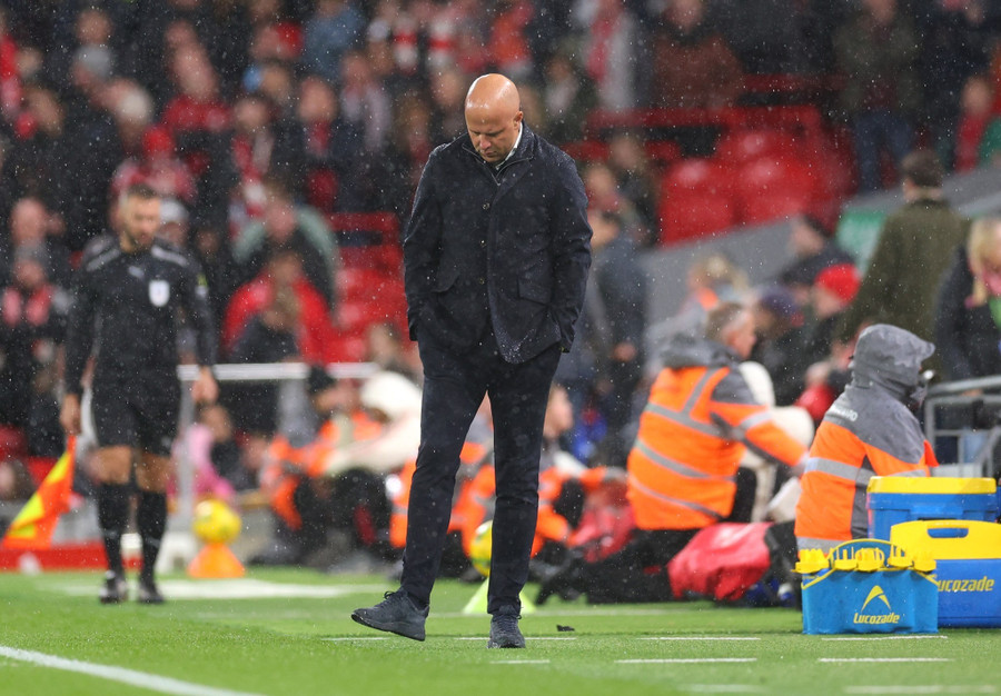 HLV Arne Slot có nguy cơ bị sa thải cao thứ ba Ngoại hạng Anh khi Liverpool đang có phong độ tệ nhất tại châu Âu. slot.jpg