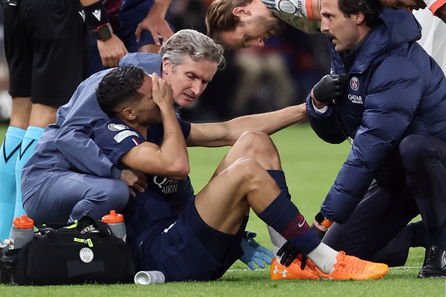 Hakimi khóc nức nở không ngừng sau pha vào bóng kinh hoàng này 2.jpg