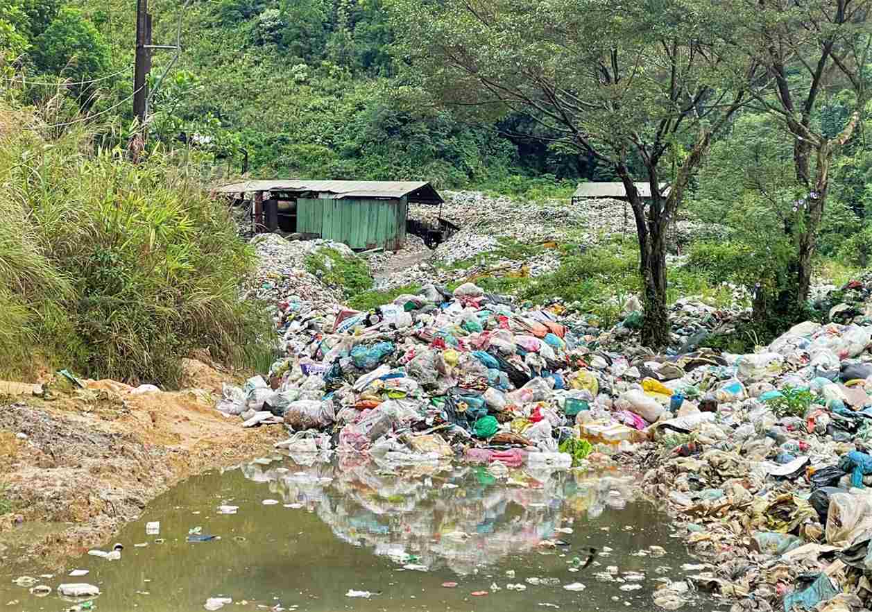 Ghi nhận vào ngày 3.11 của phóng viên Báo Lao Động, các lò đốt tại Nhà máy xử lý rác Bảo Lộc vẫn trong tình trạng án binh bất động sau thời gian dài tạm dừng.