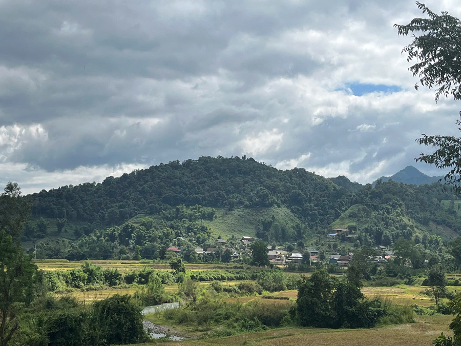 Những bản vùng cao ở xã Mường Nhà đang
