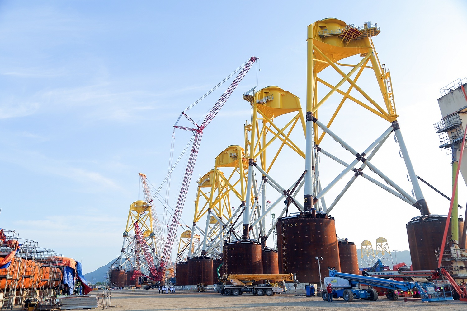 Petrovietnam khẳng định vai trò tiên phong trong phát triển điện gió ngoài khơi Việt Nam Petrovietnam khẳng định vai trò tiên phong trong phát triển điện gió ngoài khơi Việt Nam