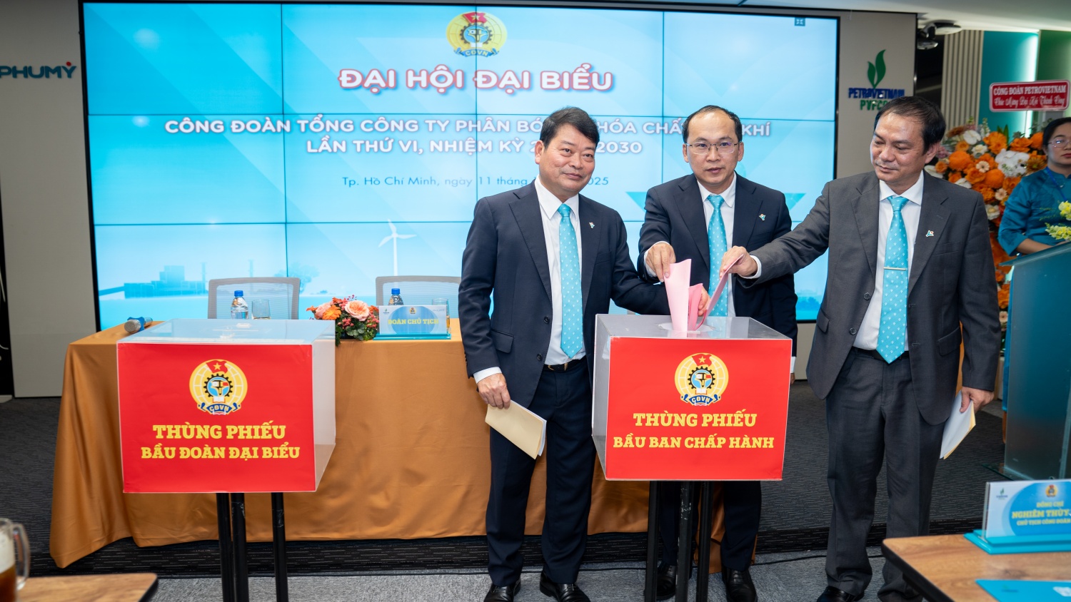 Khẳng định vai trò Đồng hành – Trách nhiệm – Nghĩa tình Khẳng định vai trò Đồng hành – Trách nhiệm – Nghĩa tình