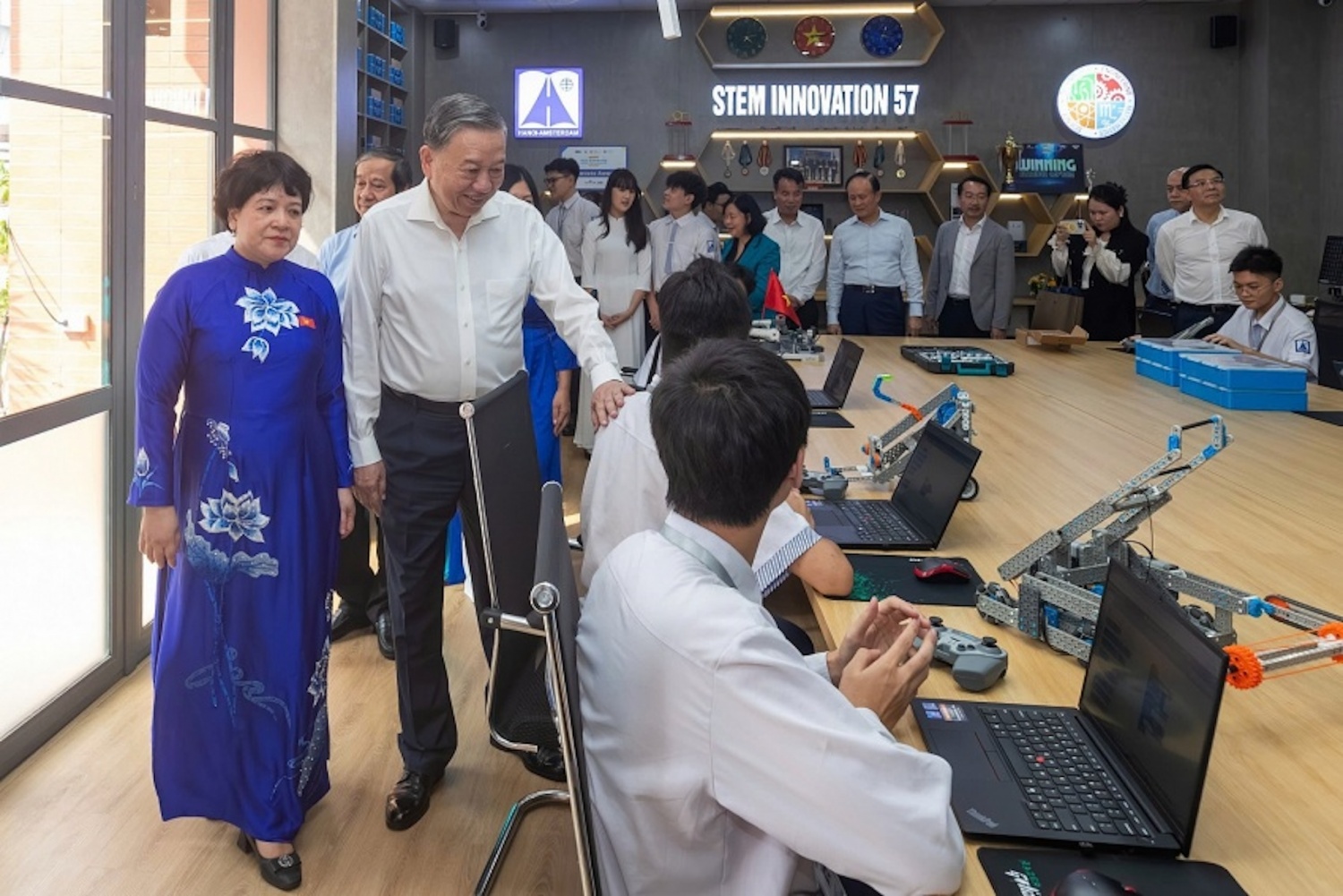 Từ phòng lab đến đấu trường robot: Hành trình của những chồi non STEM Việt Nam