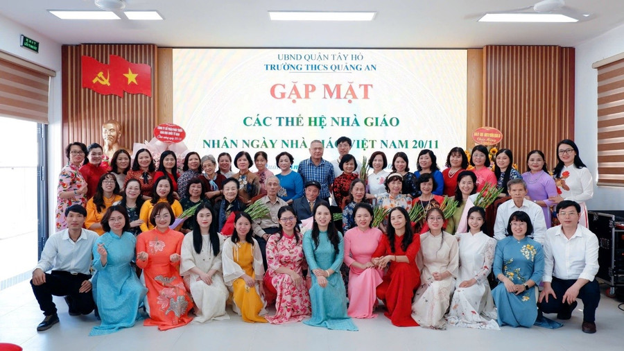 Gặp mặt các thế hệ Nhà giáo của nhà trường nhân ngày Nhà giáo Việt Nam 20/11. image014.jpg
