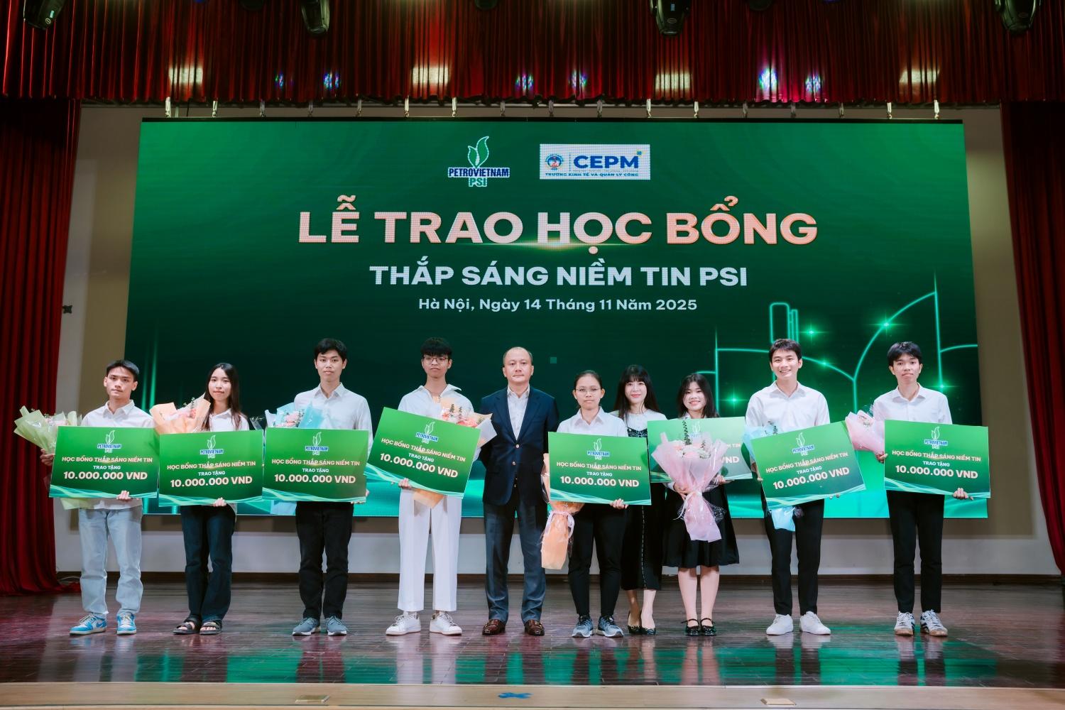 PSI sát cánh cùng sinh viên “thắp sáng” ước mơ giảng đường PSI sát cánh cùng sinh viên “thắp sáng” ước mơ giảng đường