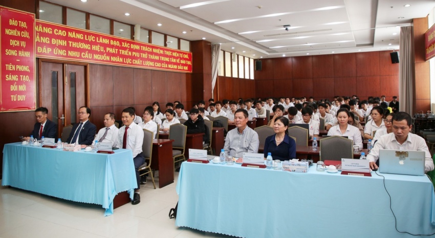 PVU tổ chức thành công hội thảo chuyên đề