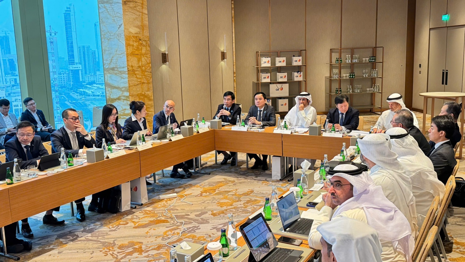 Petrovietnam tăng cường hợp tác chiến lược với Tập đoàn Dầu khí Quốc gia Kuwait Petrovietnam tăng cường hợp tác chiến lược với Tập đoàn Dầu khí Quốc gia Kuwait