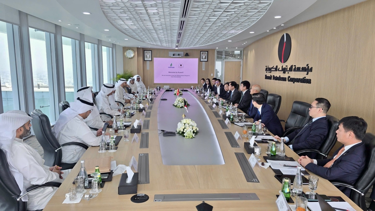 Petrovietnam tăng cường hợp tác chiến lược với Tập đoàn Dầu khí Quốc gia Kuwait Petrovietnam tăng cường hợp tác chiến lược với Tập đoàn Dầu khí Quốc gia Kuwait
