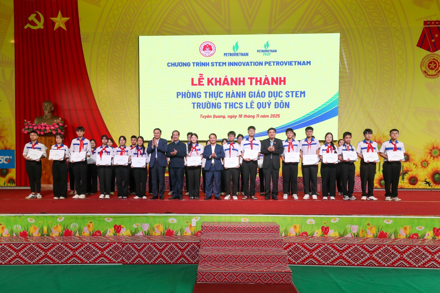 Petrovietnam khánh thành Phòng thực hành giáo dục STEM tại Trường THCS Lê Quý Đôn tỉnh Tuyên Quang Petrovietnam khánh thành Phòng thực hành giáo dục STEM tại Trường THCS Lê Quý Đôn tỉnh Tuyên Quang
