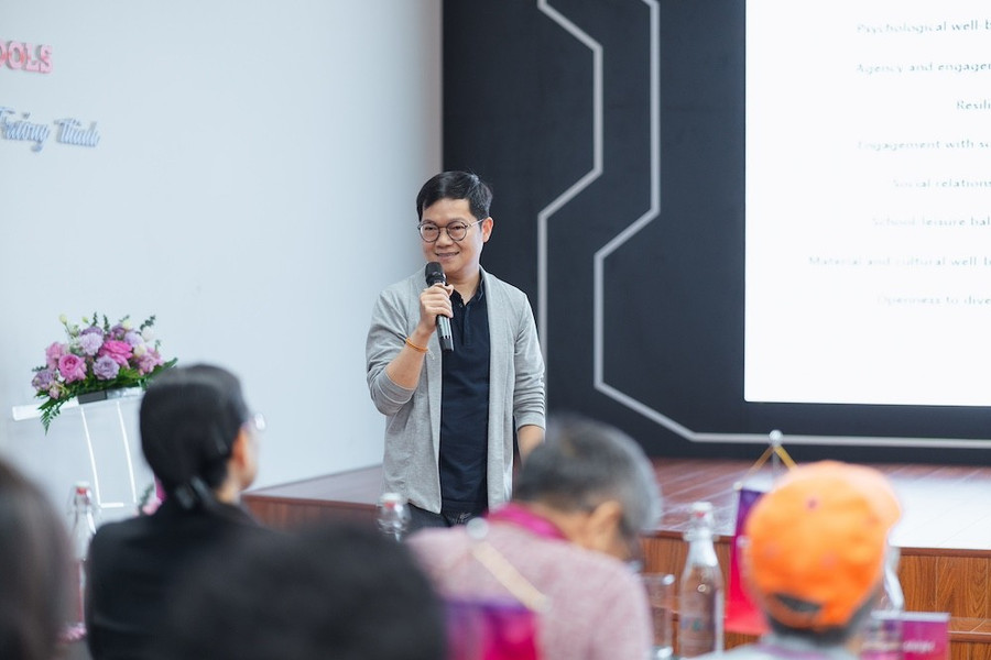 TS. Nguyễn Chí Hiếu: Giá trị thật sự của giáo dục là tạo ra sự khao khát tiếp tục phát triển ở người học. image003.jpg