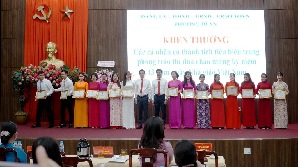 Không khí tri ân 20/11 lan tỏa với nhiều hoạt động ý nghĩa