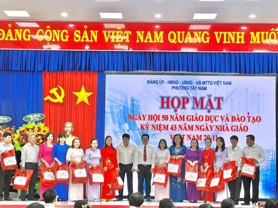 Không khí tri ân nhà giáo lan tỏa tại TP Hồ Chí Minh