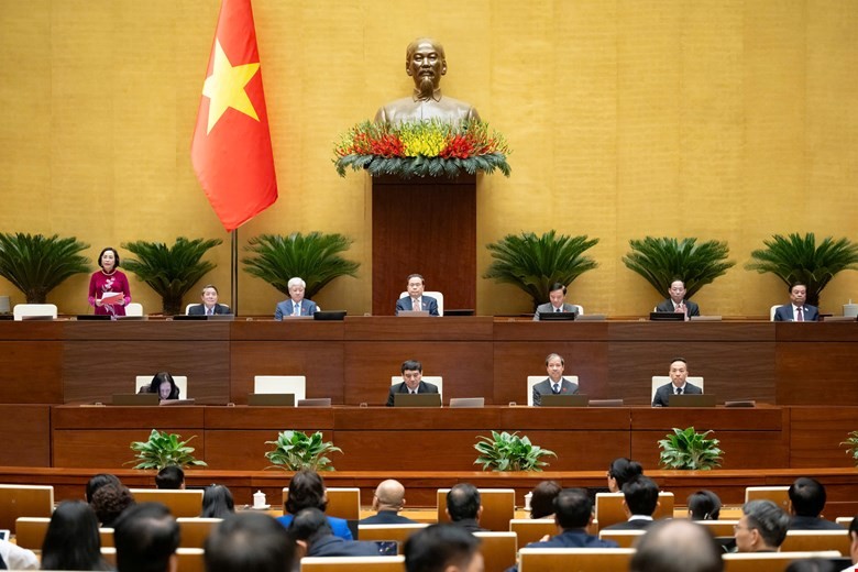 Đại biểu Quốc hội đề nghị cung cấp sách giáo khoa miễn phí trong năm học tới Đại biểu Quốc hội đề nghị cung cấp sách giáo khoa miễn phí trong năm học tới