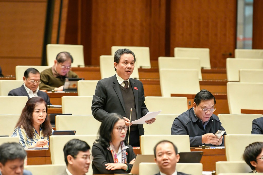 Đại biểu Quốc hội đề nghị cung cấp sách giáo khoa miễn phí trong năm học tới Đại biểu Quốc hội đề nghị cung cấp sách giáo khoa miễn phí trong năm học tới