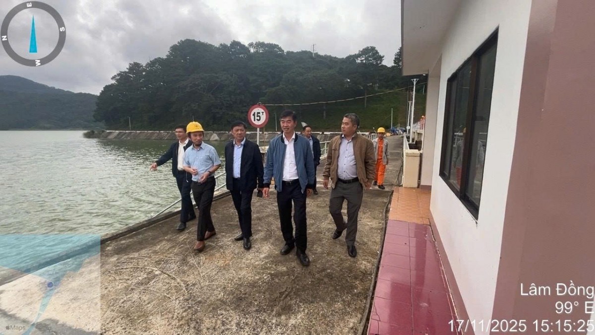 Hồ Đơn Dương xả điều tiết qua tràn đảm bảo an toàn công trình đầu mối và giảm nhẹ thiên tai cho hạ du tỉnh Lâm Đồng Hồ Đơn Dương xả điều tiết qua tràn đảm bảo an toàn công trình đầu mối và giảm nhẹ thiên tai cho hạ du tỉnh Lâm Đồng