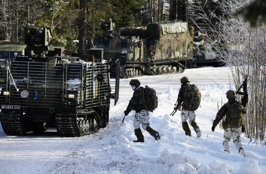 Binh sĩ Pháp trong một cuộc tập trận chung với NATO.