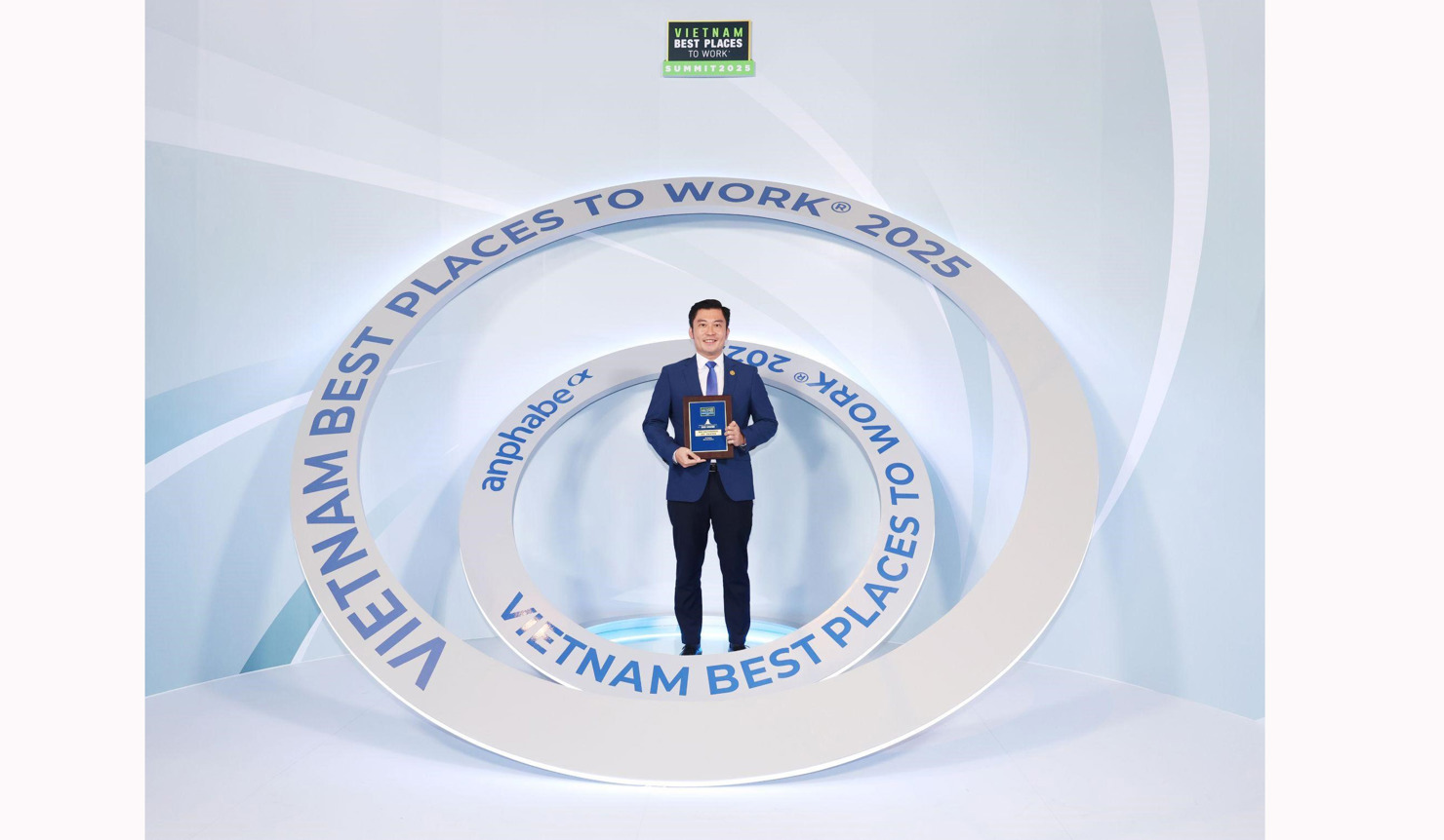 KienlongBank được vinh danh là “Nơi làm việc tốt nhất Việt Nam 2025” - Ảnh 1