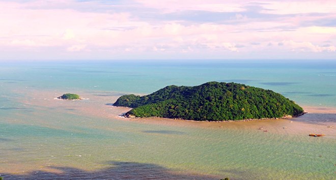 Ngày đêm tăng tốc trên công trình nối cao tốc từ Cà Mau ra đảo Hòn Khoai