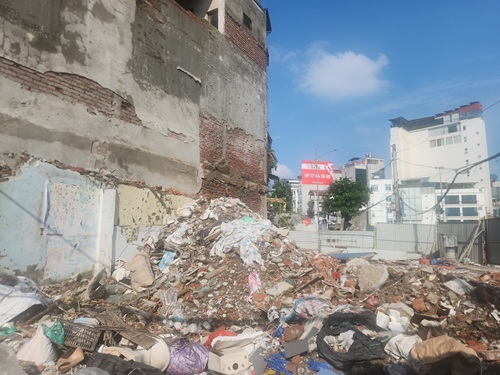 hiều hộ vẫn chưa bàn giao mặt bằng. Ảnh: Minh Hạnh