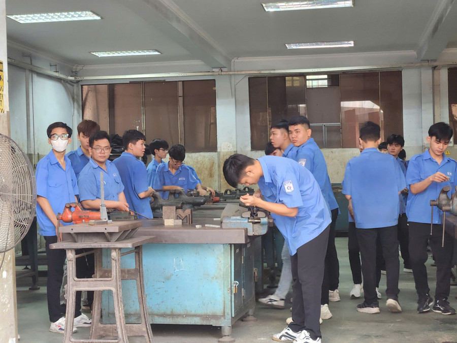 Một buổi thực hành của sinh viên Trường Cao đẳng Kỹ thuật Cao Thắng (phường Sài Gòn, TPHCM). z7302104766552-7d520a08d2fa777135cbc8cd773575c3.jpg