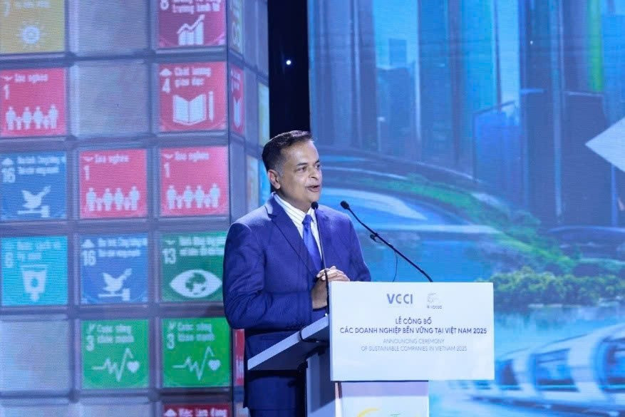 Ông Binu Jacob, Tổng giám đốc Nestlé Việt Nam chia sẻ tại lễ trao CSI năm 2025 z7298854389692-af3d05033c0b0577a8b74b04a7f3b1a4.jpg