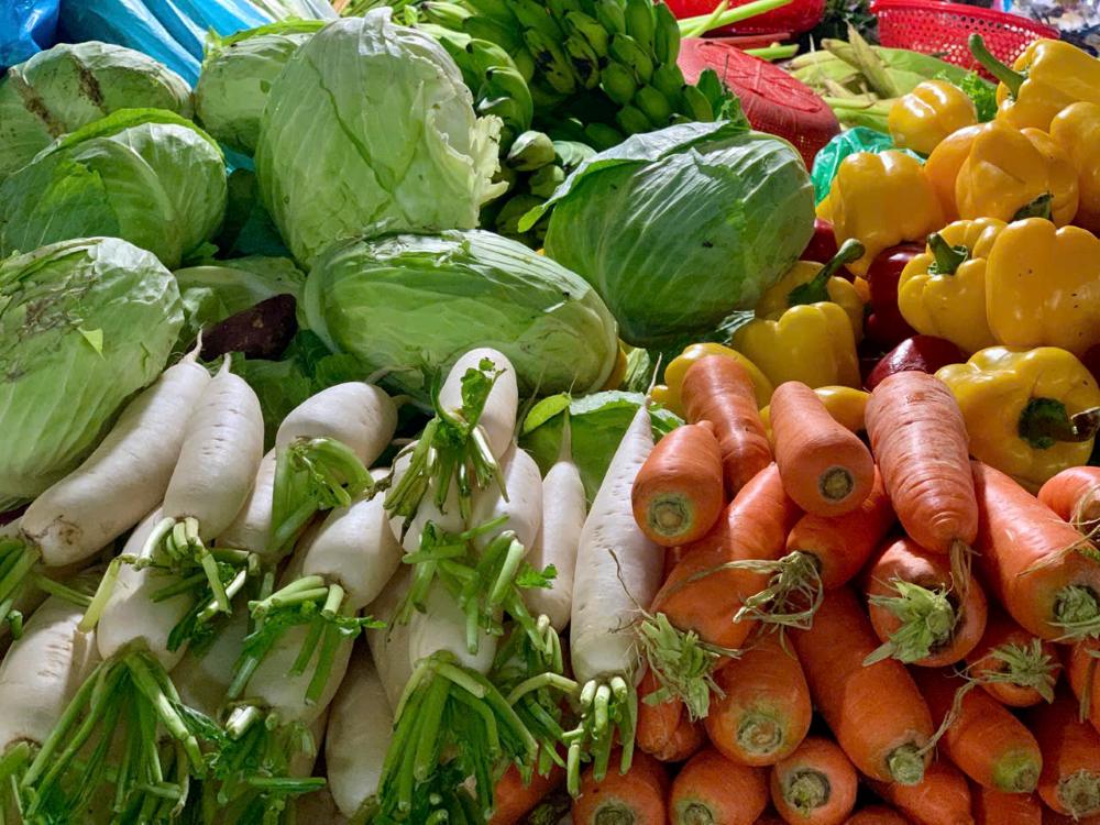 Giá rau củ quả ở Đà Nẵng vẫn chưa có dấu hiệu hạ nhiệt. Ảnh: Thanh Huyền
