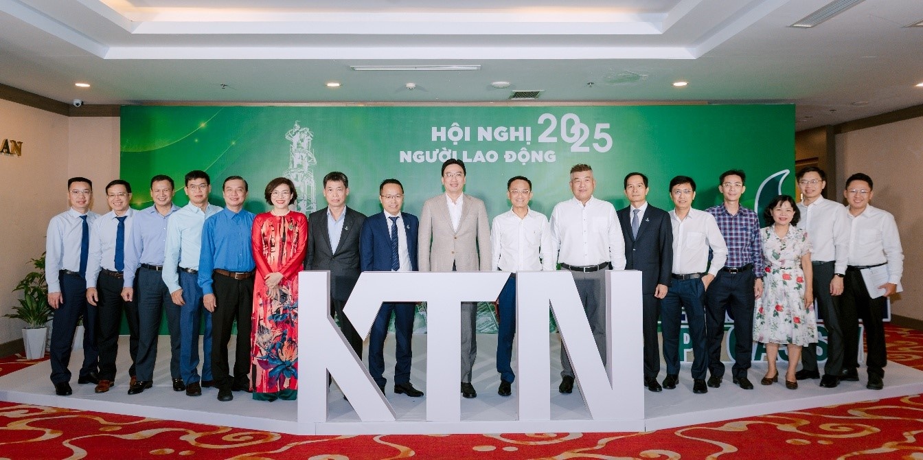 Lãnh đạo PV GAS và Lãnh đạo Chi nhánh KTN tại Hội nghị Lãnh đạo PV GAS và Lãnh đạo Chi nhánh KTN tại Hội nghị