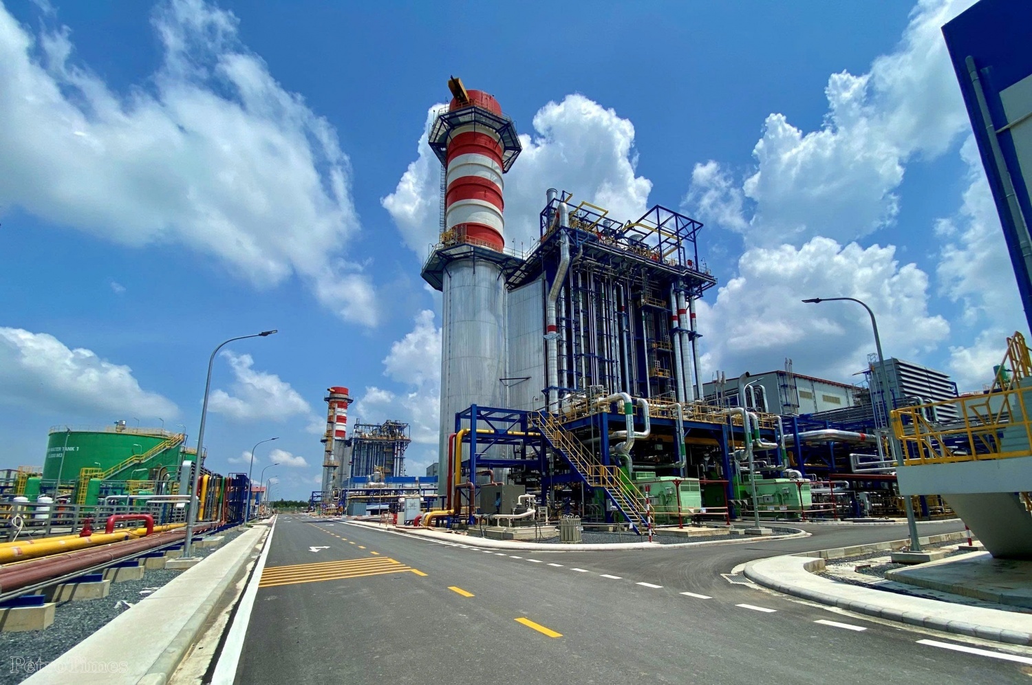 Từ dự án tiên phong đến bài học chính sách cho chuyển dịch năng lượng Việt Nam Từ dự án tiên phong đến bài học chính sách cho chuyển dịch năng lượng Việt Nam