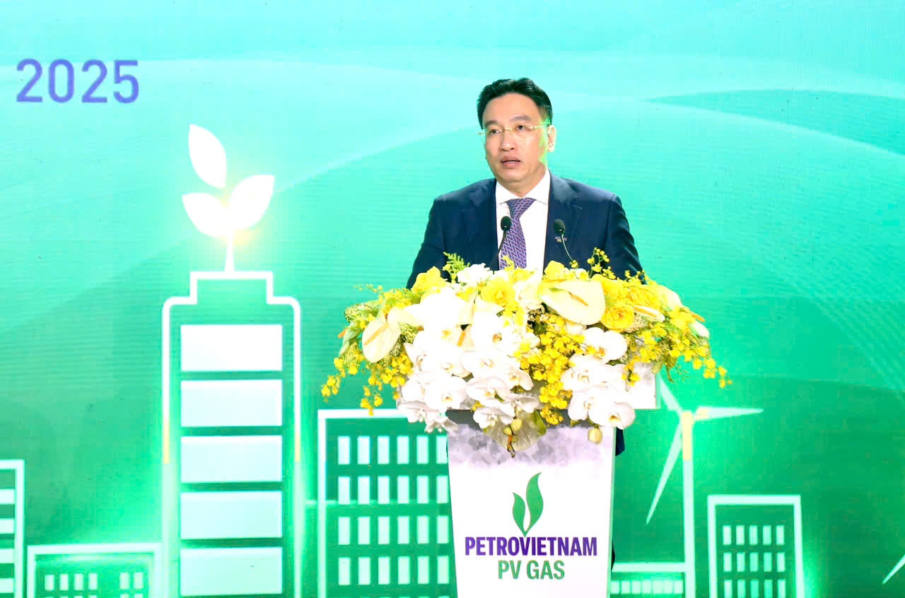 Đồng chí Nguyễn Thanh Bình - Chủ tịch HĐQT PV GAS phát biểu đáp từ Đồng chí Nguyễn Thanh Bình - Chủ tịch HĐQT PV GAS phát biểu đáp từ