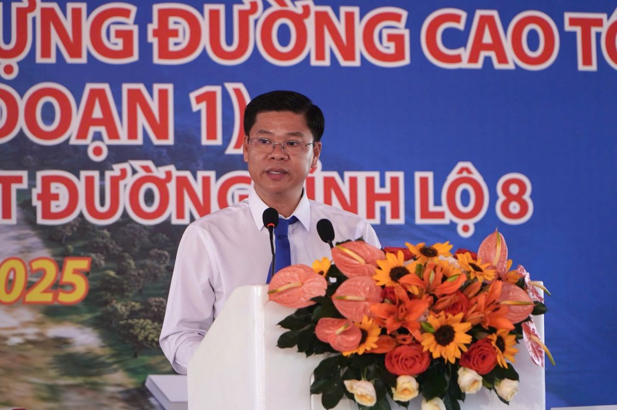 Ông Nguyễn Thanh Thuân - Phó Giám đốc Sở Xây dựng TPHCM phát biểu tại buổi lễ. Ảnh: Ngọc Ánh