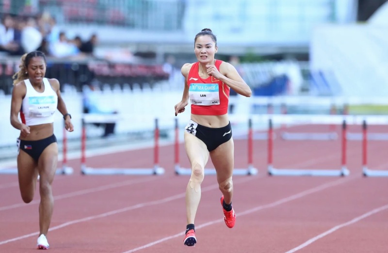 Quách Thị Lan giành huy chương vàng 400m rào nữ, góp phần vào thành tích chung của điền kinh Việt Nam. Ảnh: Minh Anh