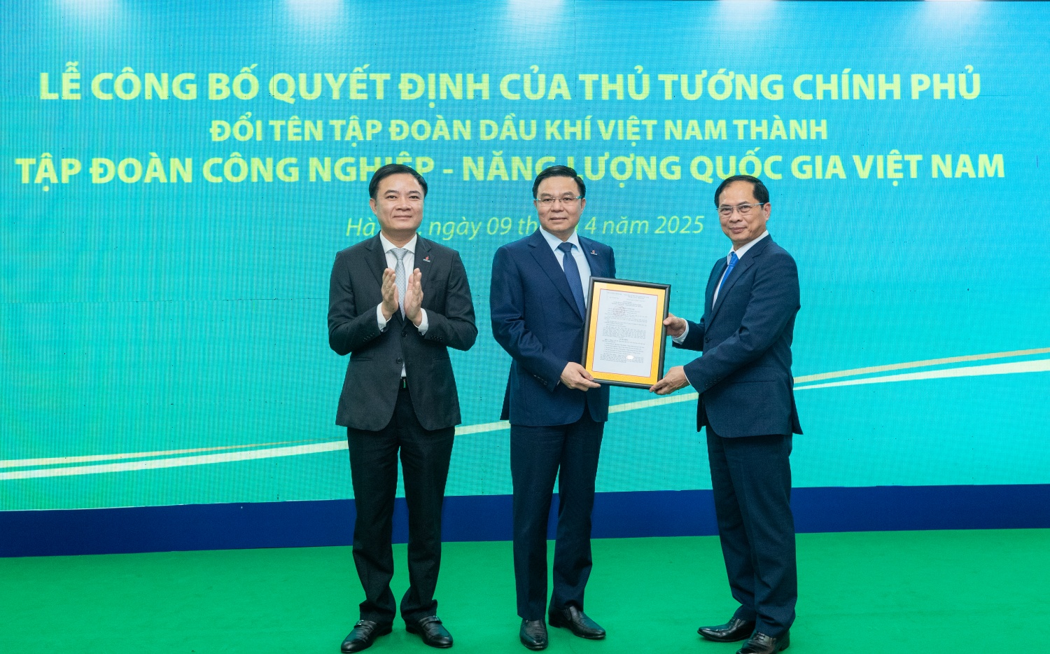 Năm 2025: 10 dấu mốc then chốt trong tái cấu trúc ngành năng lượng Việt Nam