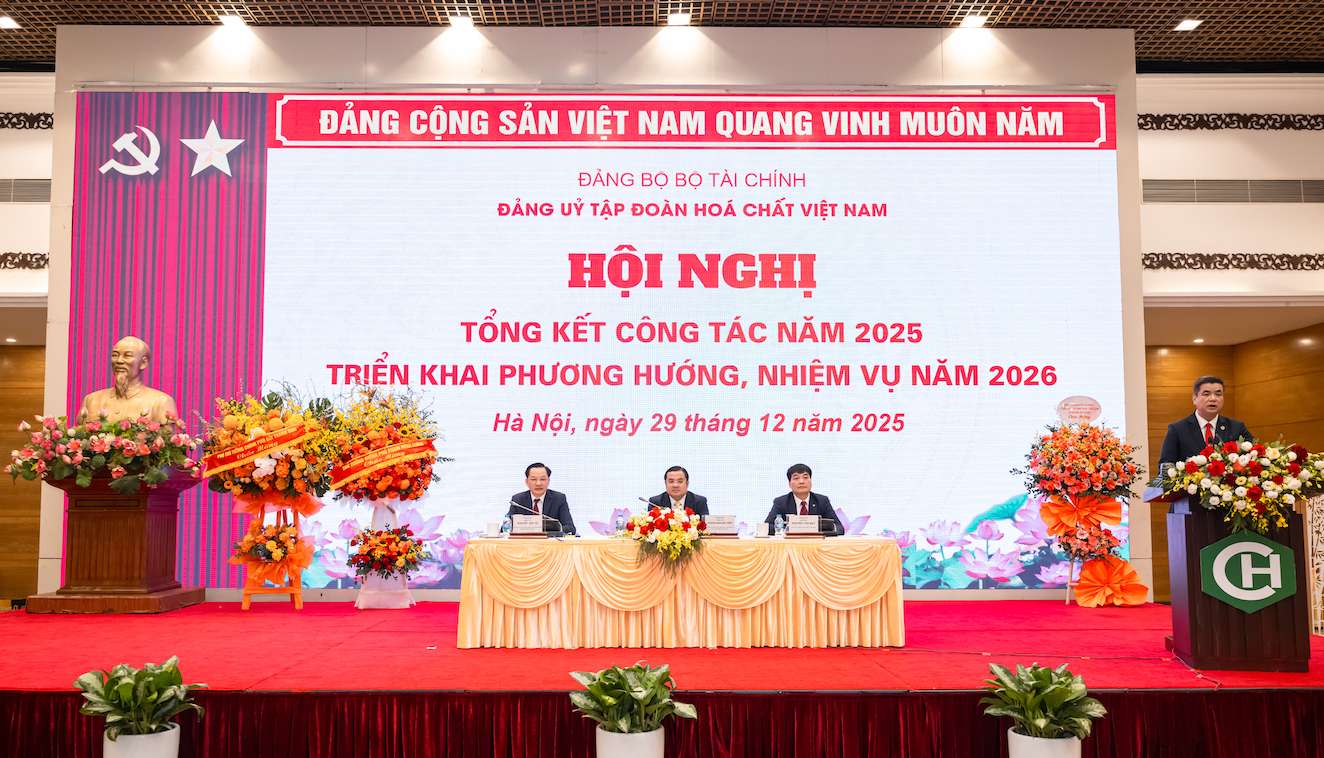 Hội nghị Tổng kết công tác năm 2025 và triển khai nhiệm vụ năm 2026 của Vinachem. Ảnh: Vinachem