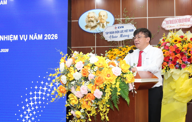 Chủ tịch HĐTV EVNSPC Lê Văn Trang phát biểu tại hội nghị.