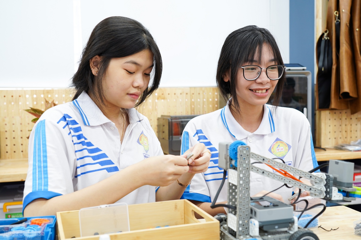 Khánh thành phòng STEM - Động lực đổi mới dạy và học tại Trường THPT Phạm Hùng (Vĩnh Long) Khánh thành phòng STEM - Động lực đổi mới dạy và học tại Trường THPT Phạm Hùng (Vĩnh Long)